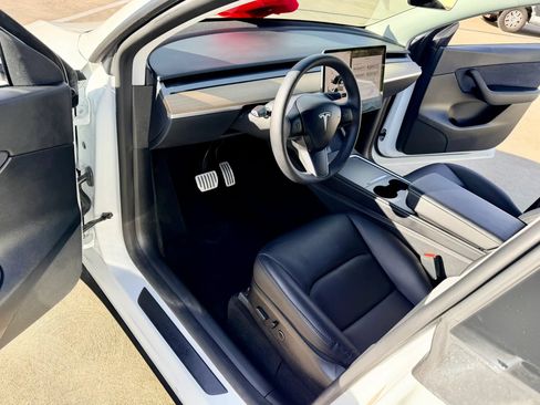 Used 2022 Tesla Model Y Performance AWD/4WD image 18