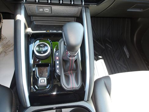 Certified 2026 Chevrolet Colorado Z71 w/ Z71 Convenience Package 2 AWD/4WD image 19