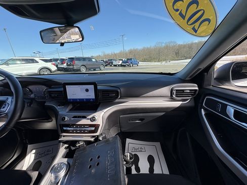 Used 2023 Ford Explorer XLT image 33