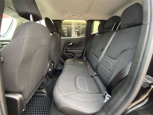 Used 2022 Jeep Renegade Latitude w/ Convenience Group AWD/4WD image 11