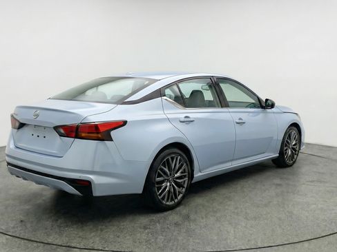 Used 2025 Nissan Altima 2.5 SR image 9