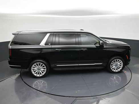 Used 2026 Cadillac Escalade ESV 2WD image 17