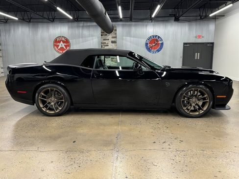 Used 2023 Dodge Challenger SRT Hellcat w/ Driver Convenience Group image 15