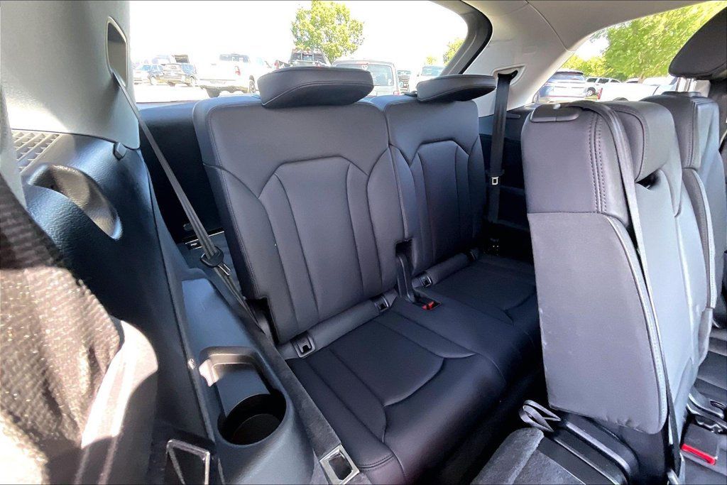 Used 2023 Audi Q7 3.0T Premium Plus AWD/4WD image 25