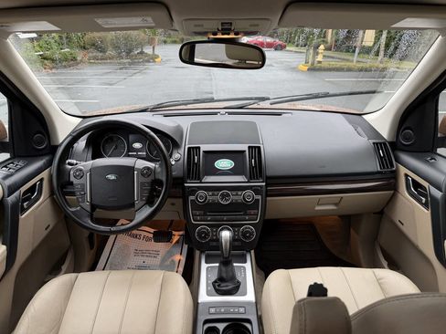 Used 2014 Land Rover LR2 HSE image 13