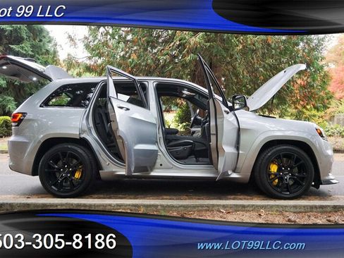 Used 2017 Jeep Grand Cherokee SRT AWD/4WD image 30