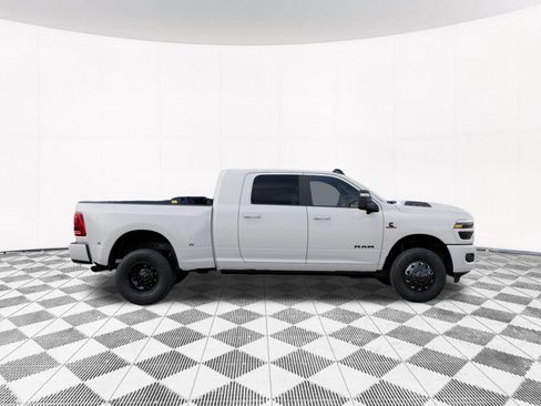 New 2026 RAM 3500 Laramie AWD/4WD image 29