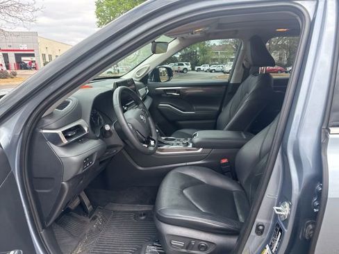 Used 2021 Toyota Highlander Platinum AWD/4WD image 24