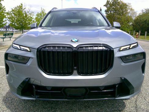 Used 2023 BMW X7 xDrive40i AWD/4WD image 14