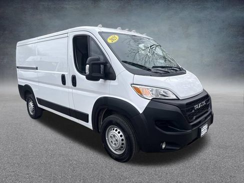 Used 2025 RAM ProMaster 2500 w/ Convenience Group FWD image 4