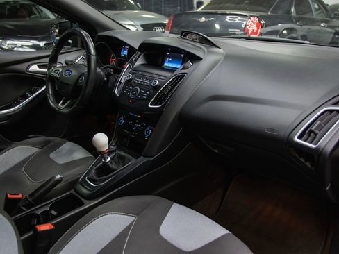 Used 2018 Ford Focus ST image 26