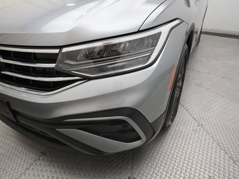 Used 2024 Volkswagen Tiguan SE image 24