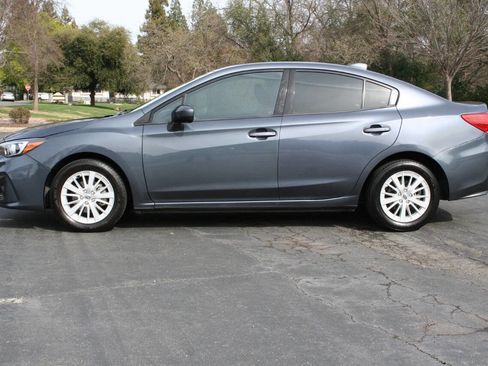 Used 2017 Subaru Impreza 2.0i Premium image 8