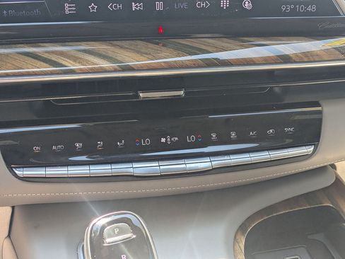 Used 2021 Cadillac Escalade Premium Luxury Platinum AWD/4WD image 21