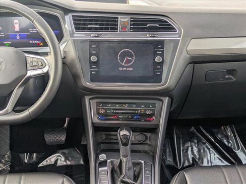 Used 2022 Volkswagen Tiguan SE image 14