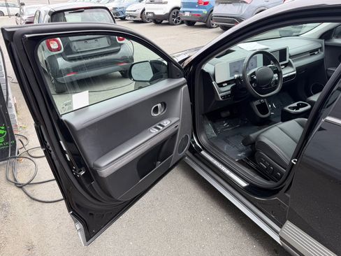 Used 2024 Hyundai Ioniq 5 Limited AWD/4WD image 9