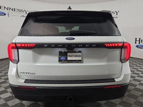Used 2026 Ford Explorer Active RWD image 5