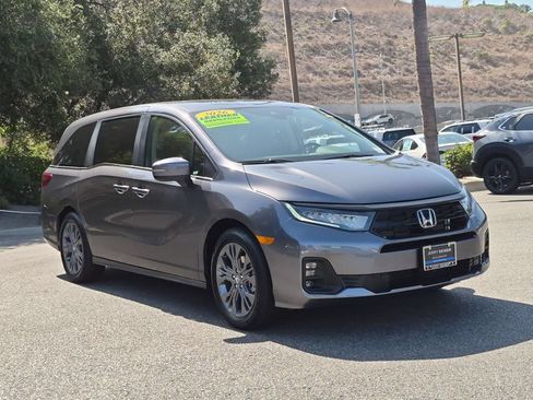 New 2026 Honda Odyssey Touring image 13