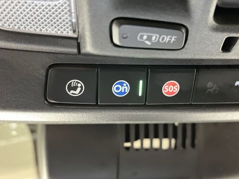 Certified 2024 GMC Sierra 2500 AT4 w/ AT4 Preferred Package image 32