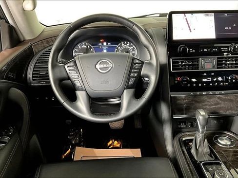 Used 2024 Nissan Armada Platinum w/ Captain's Chairs Package image 5