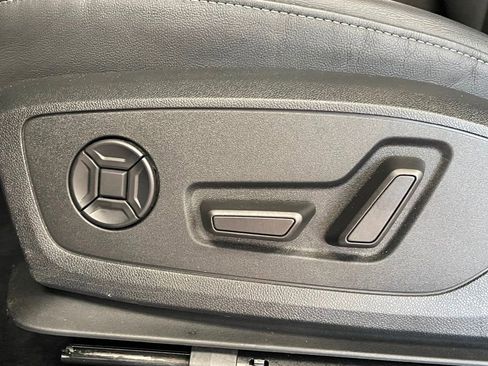 Used 2023 Audi Q4 e-tron Prestige w/ Black Optic Package image 14