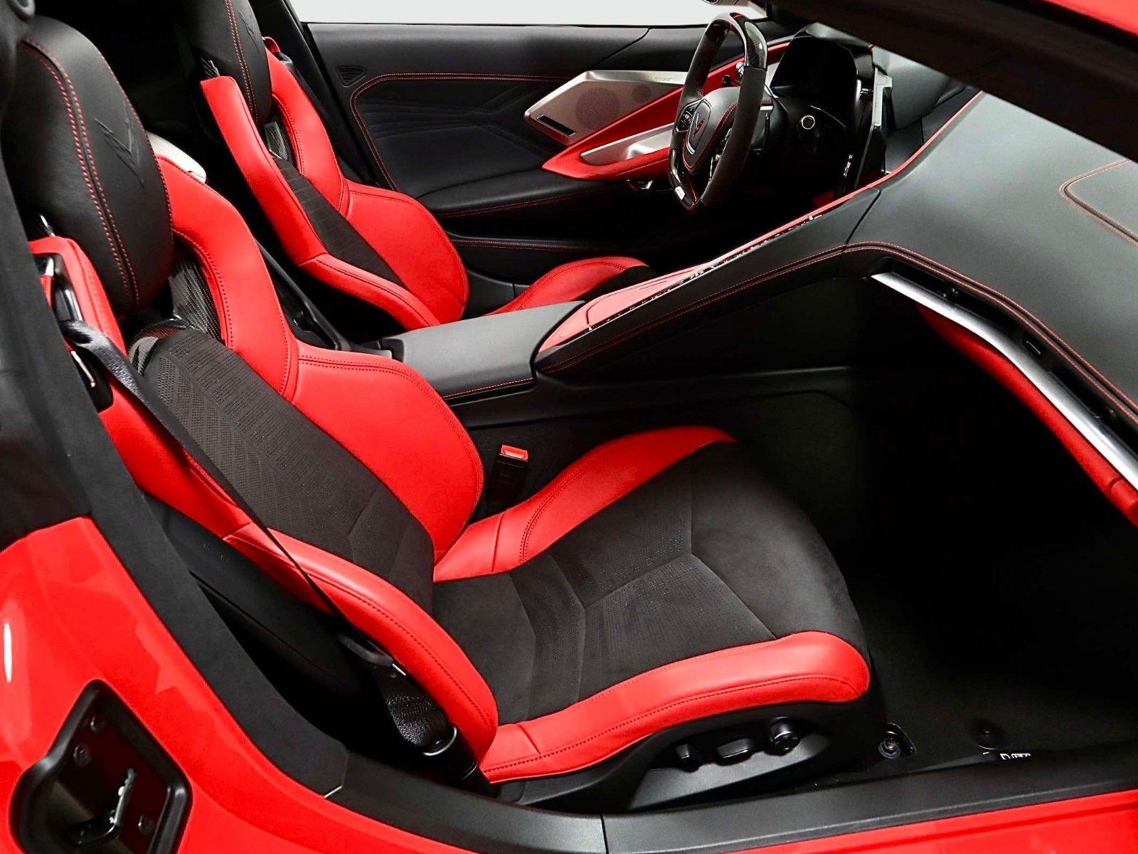 Used 2025 Chevrolet Corvette Z06 RWD image 15