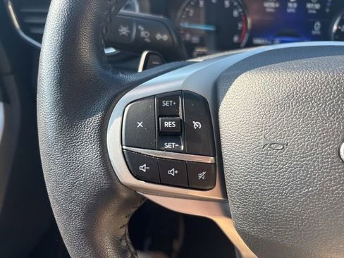 Used 2021 Ford Explorer XLT w/ Equipment Group 202A AWD/4WD image 30