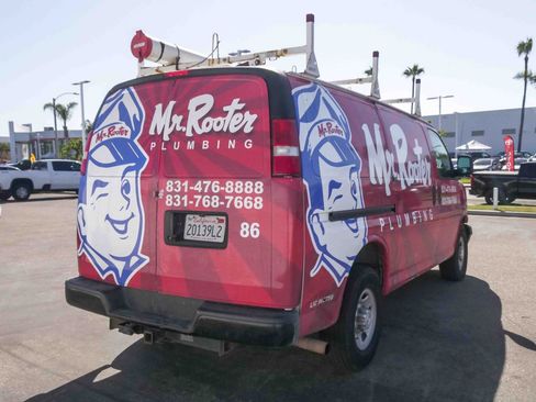 Used 2017 Chevrolet Express 3500 RWD image 9