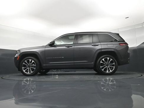 Used 2023 Jeep Grand Cherokee Overland AWD/4WD image 21