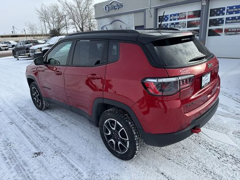 Used 2025 Jeep Compass Trailhawk image 8