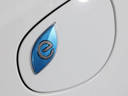 Used 2024 Chrysler Pacifica Select image 42