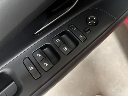 Used 2025 Hyundai Elantra Sport FWD image 14