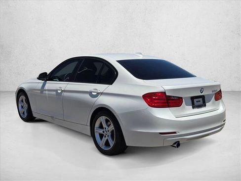 Used 2015 BMW 320i Sedan RWD image 9