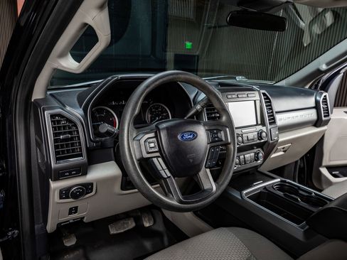 Used 2020 Ford F250 XLT w/ XLT Premium Package image 13