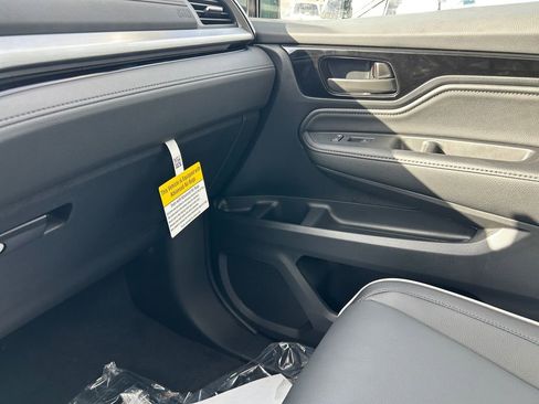 New 2026 Honda Odyssey Touring image 22