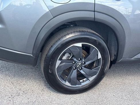 Used 2025 Nissan Rogue SV image 11