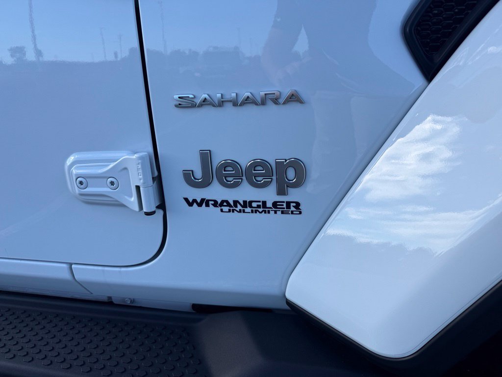 Used 2020 Jeep Wrangler Unlimited Sahara AWD/4WD image 9