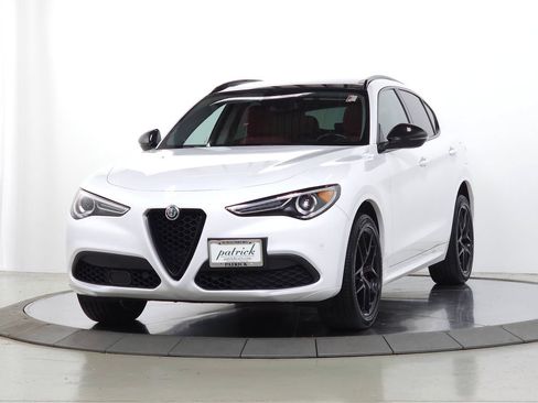 Used 2021 Alfa Romeo Stelvio Ti w/ Nero Edizione AWD/4WD image 4