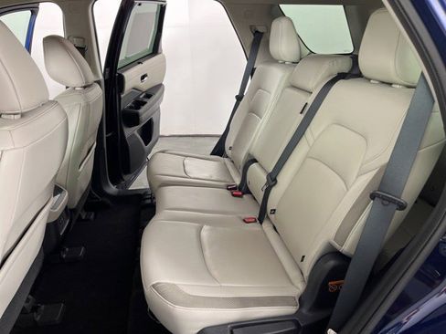 Used 2022 Nissan Pathfinder SL AWD/4WD image 37