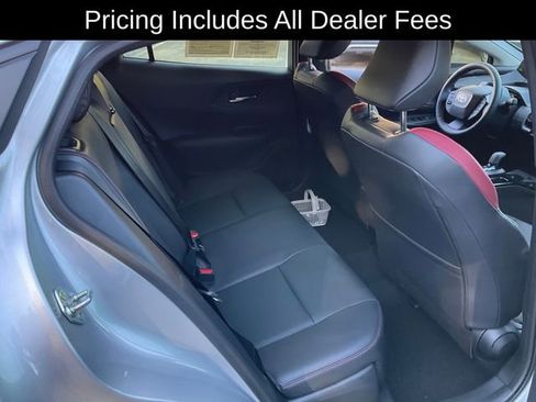 Used 2025 Toyota Prius Plug-In Hybrid FWD image 19