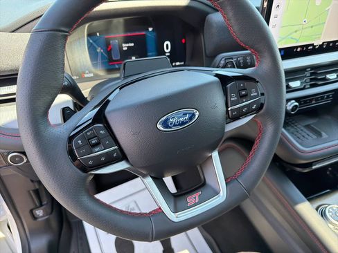 Used 2025 Ford Explorer ST AWD/4WD image 25