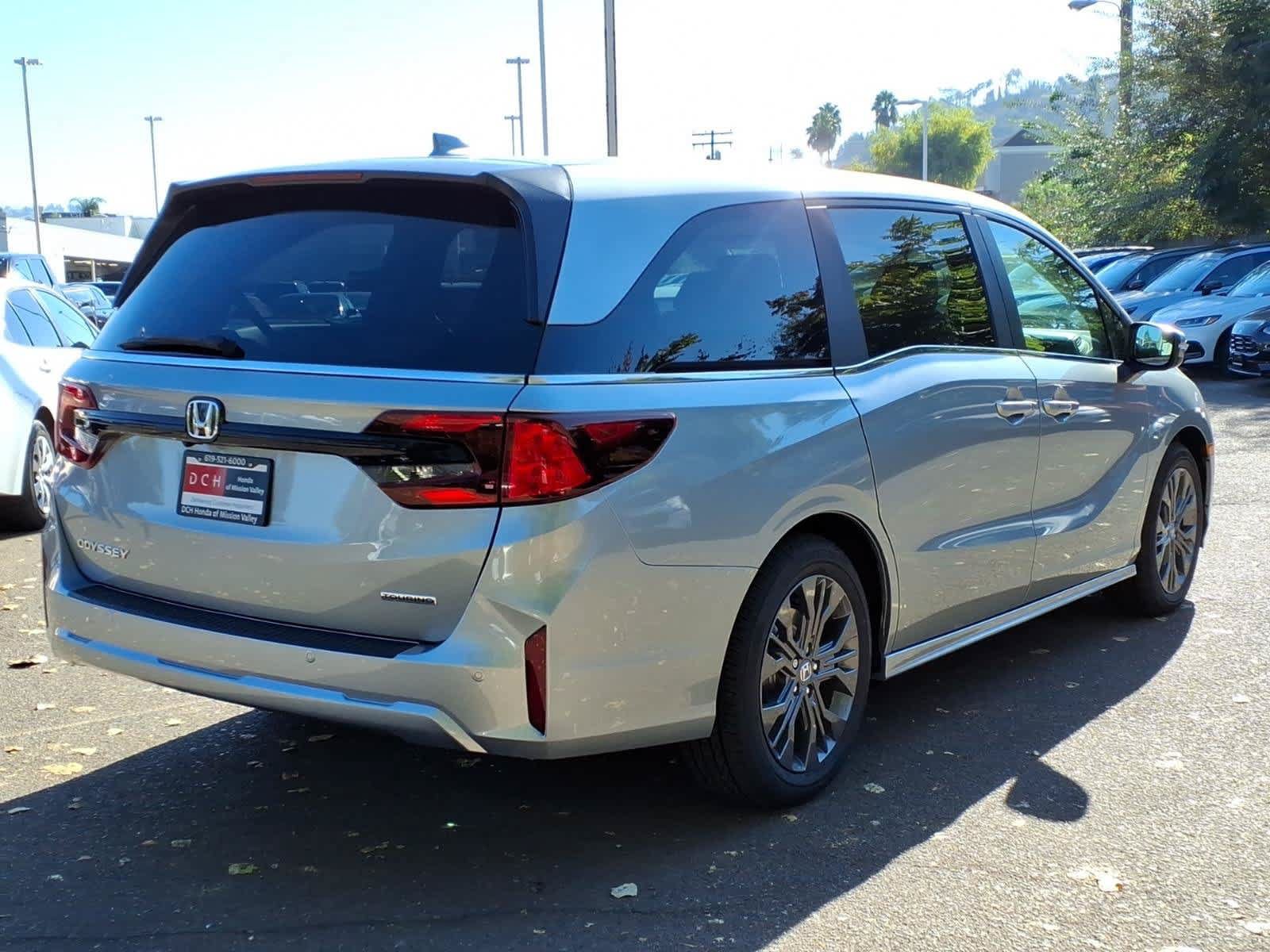 New 2027 Honda Odyssey Touring image 4