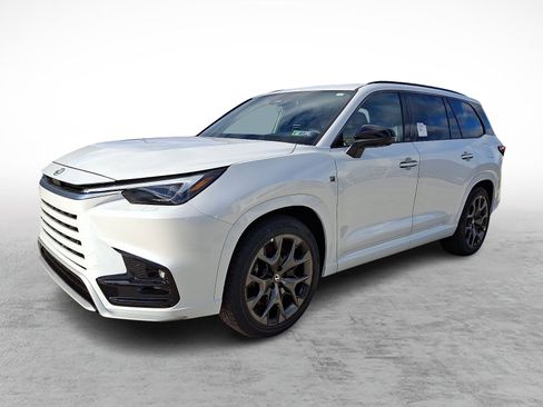 New 2026 Lexus TX 500h AWD image 2