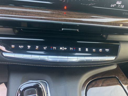 Used 2021 Cadillac Escalade Sport Platinum w/ LPO, ONYX Package AWD/4WD image 31