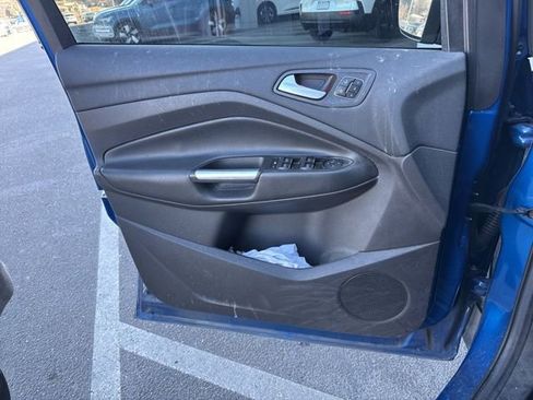 Used 2017 Ford Escape Titanium image 9