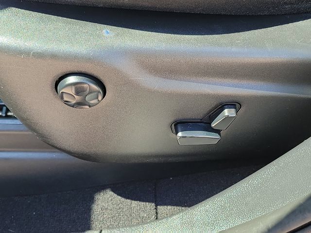 Used 2019 Jeep Grand Cherokee Limited AWD/4WD image 7