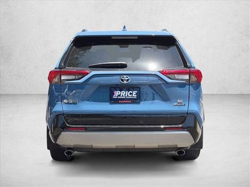 Used 2022 Toyota RAV4 SE AWD/4WD image 7