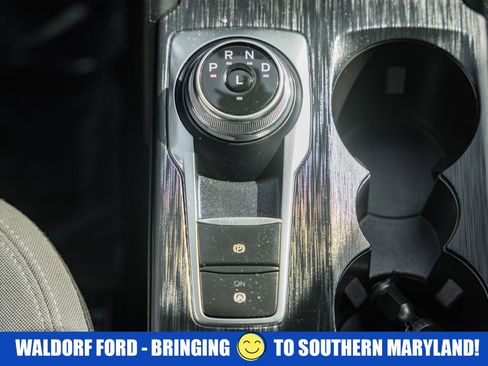 Used 2022 Ford Escape SE w/ SE Sport Appearance Package image 25