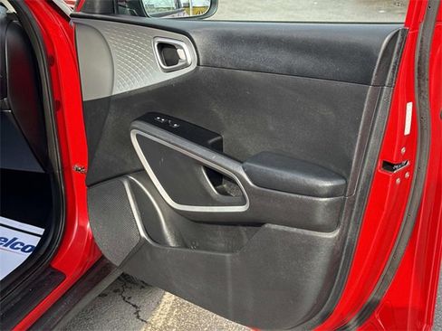 Used 2020 Kia Soul LX image 16