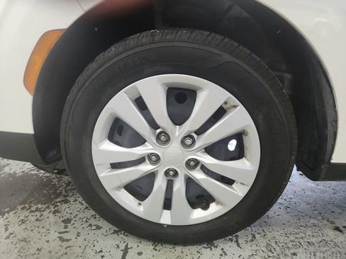 Used 2024 Kia Soul LX FWD image 25